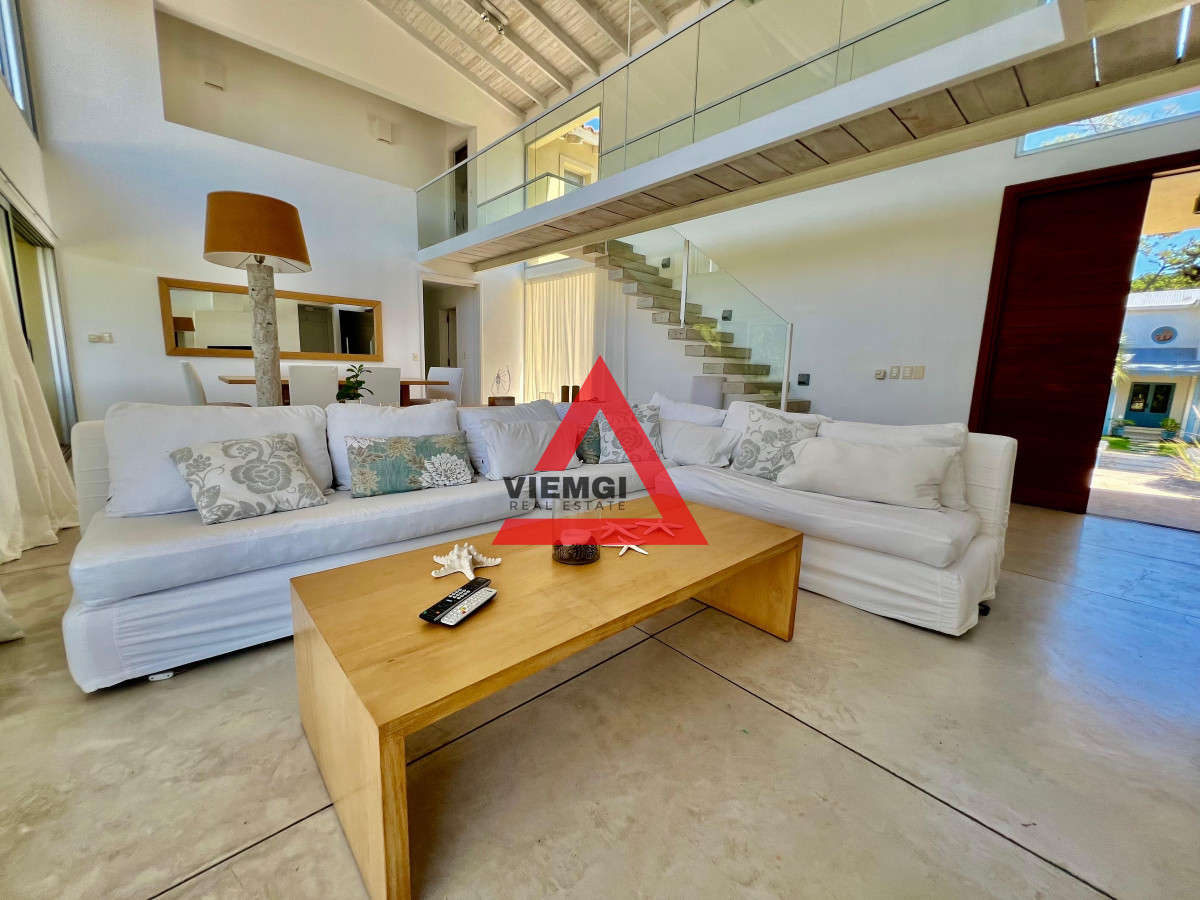 Casa ID.34 - Casa 4 Dormitorios en Barrio privado Laguna Blanca - Punta del Este