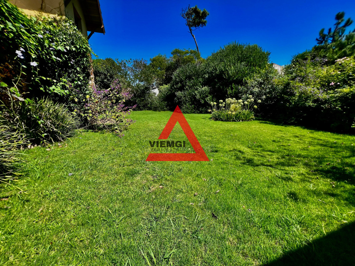Casa ID.33 - Casa 4 Dormitorios en Barrio Privado Laguna Blanca – Punta del Este