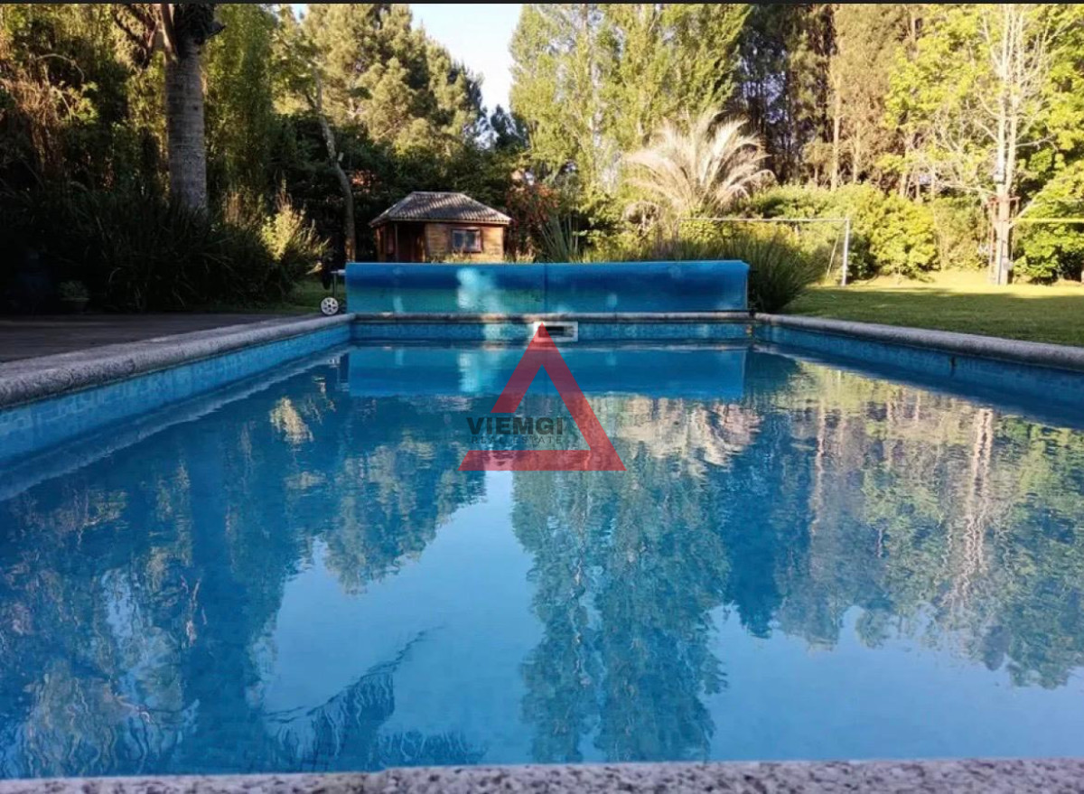 Casa ID.280 - Venta Casa en Barrio La Residence 4 Dorm. con Piscina y Barbacoa