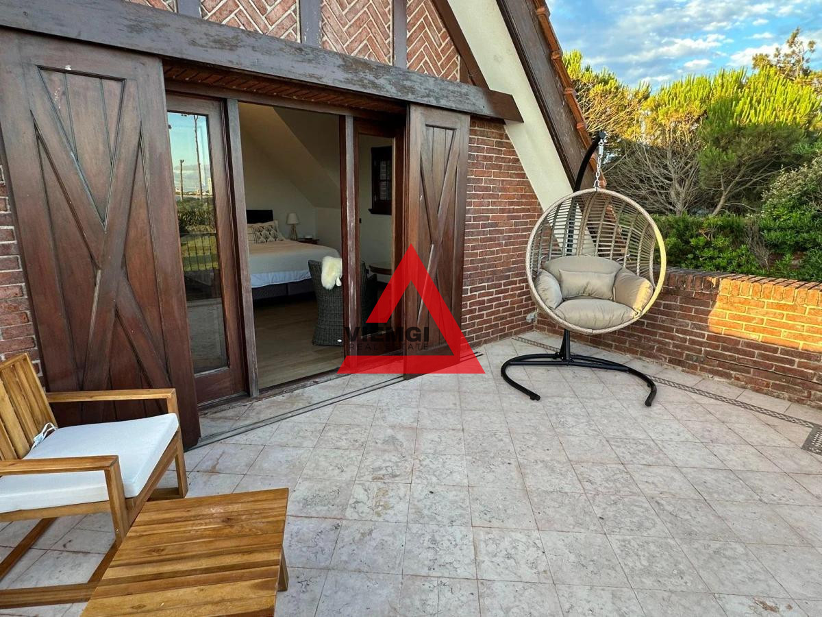 Casa ID.49 - Chalet frente al mar en Playa Mansa – 7 dormitorios, vista a Isla Gorriti