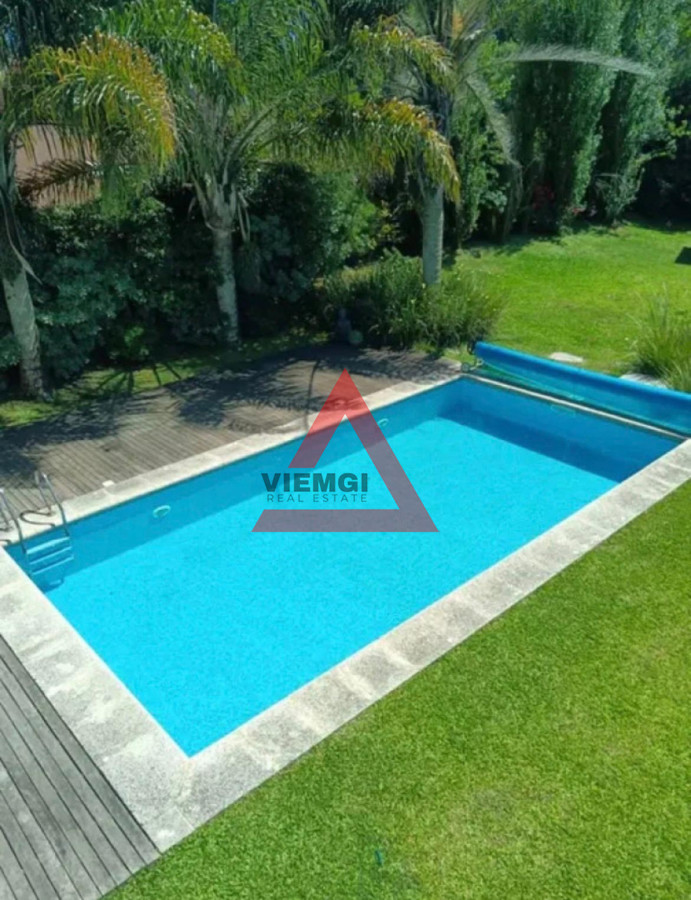Casa ID.280 - Venta Casa en Barrio La Residence 4 Dorm. con Piscina y Barbacoa