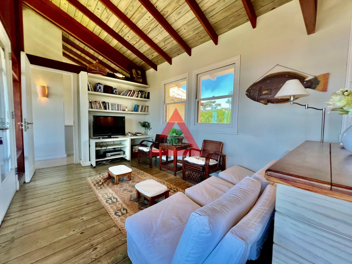 Casa ID.33 - Casa 4 Dormitorios en Barrio Privado Laguna Blanca - Punta del Este