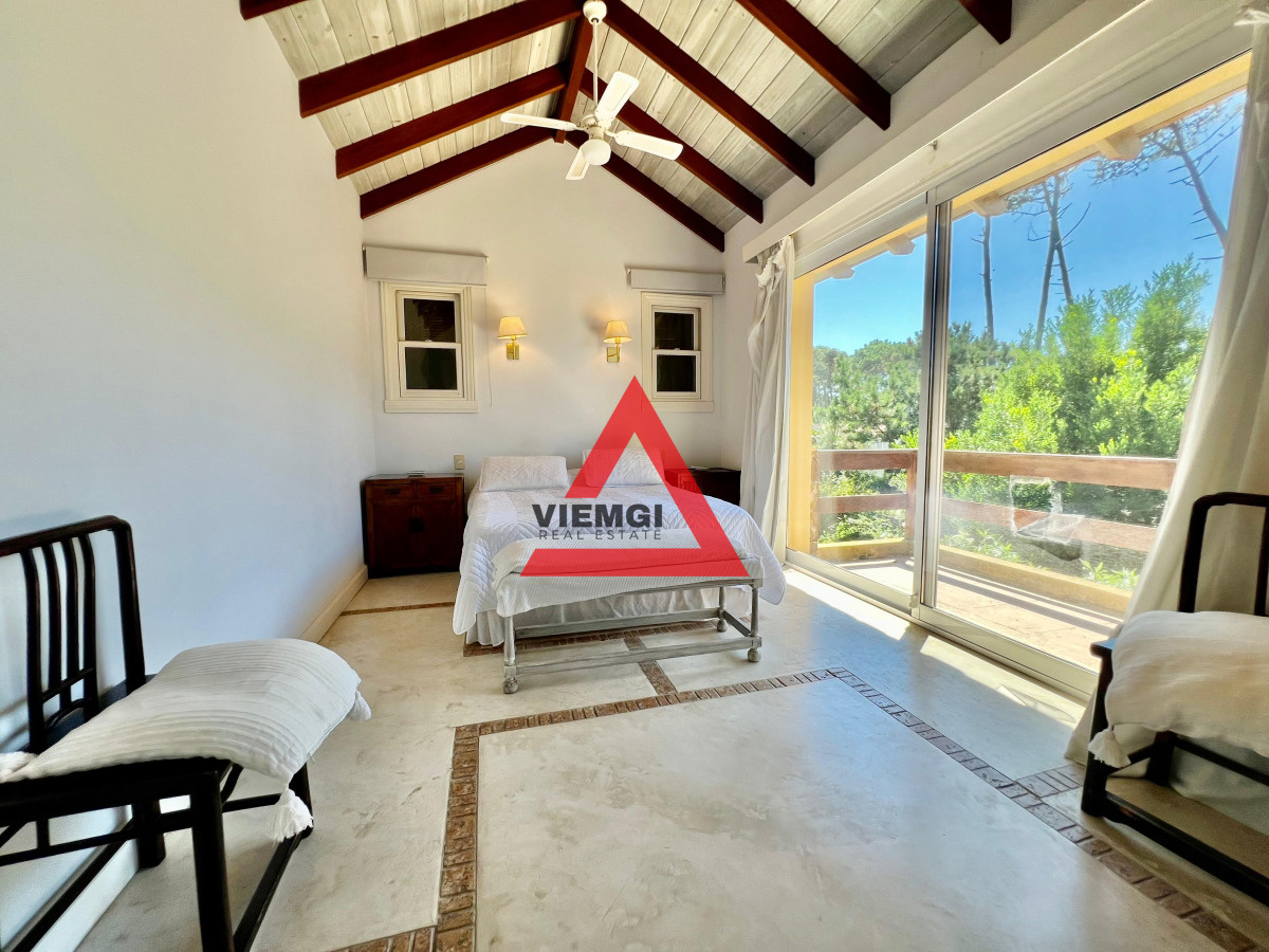 Casa ID.33 - Casa 4 Dormitorios en Barrio Privado Laguna Blanca – Punta del Este