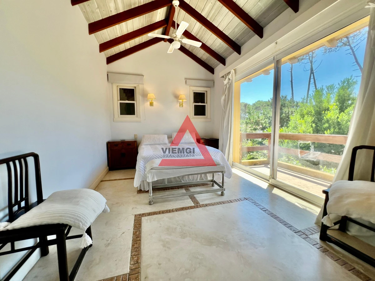 Casa ID.33 - Casa 4 Dormitorios en Barrio Privado Laguna Blanca - Punta del Este