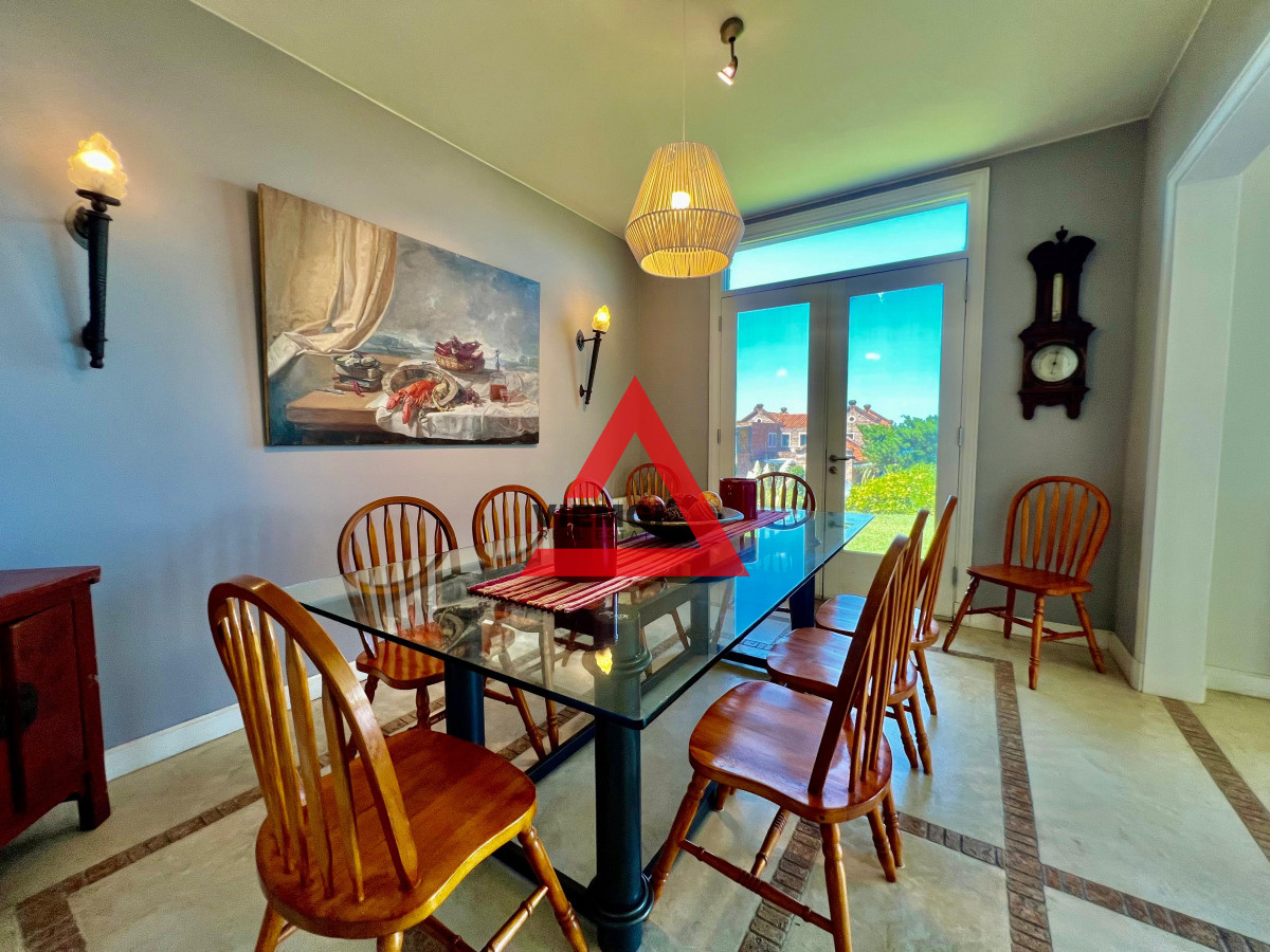 Casa ID.33 - Casa 4 Dormitorios en Barrio Privado Laguna Blanca – Punta del Este