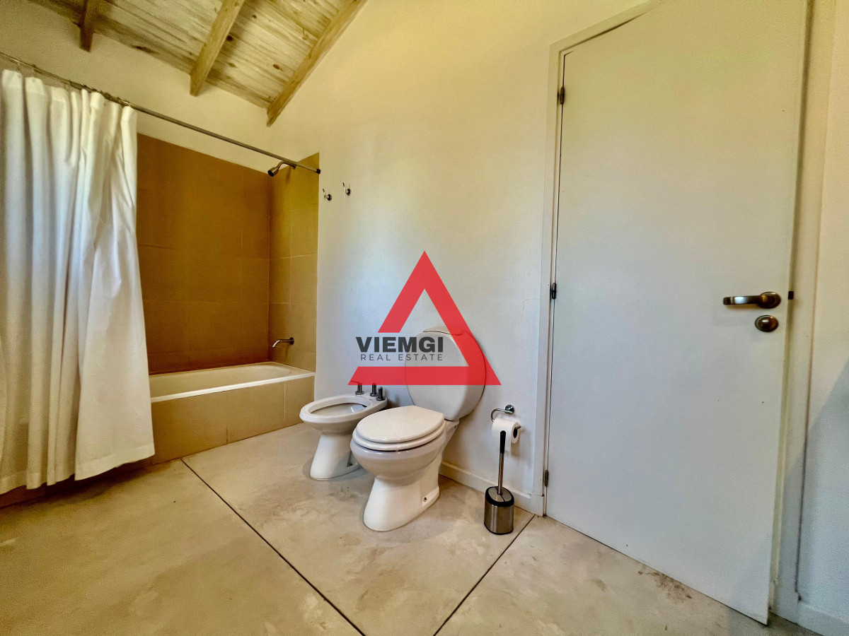 Casa ID.34 - Casa 4 Dormitorios en Barrio privado Laguna Blanca - Punta del Este