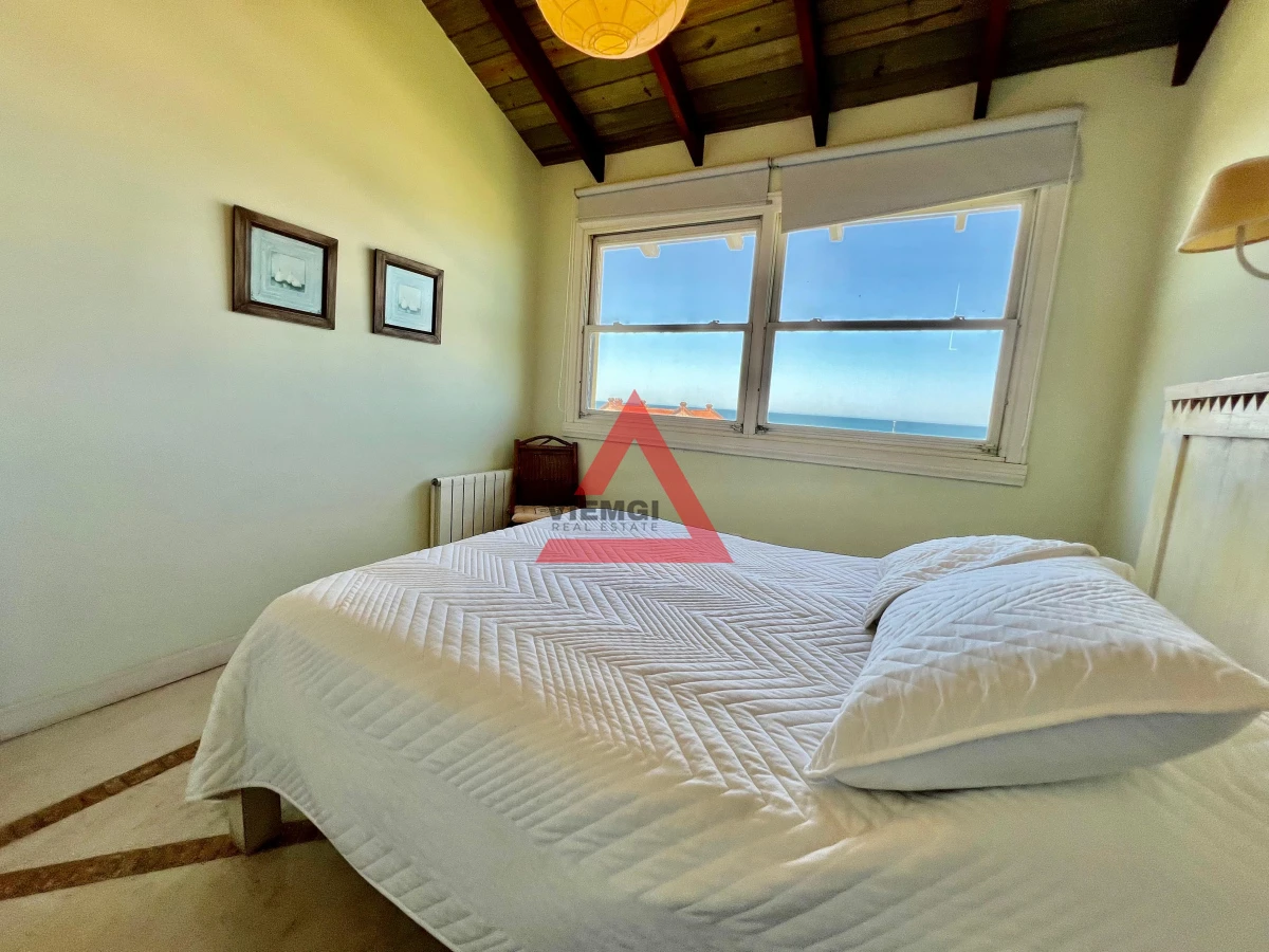 Casa ID.33 - Casa 4 Dormitorios en Barrio Privado Laguna Blanca - Punta del Este