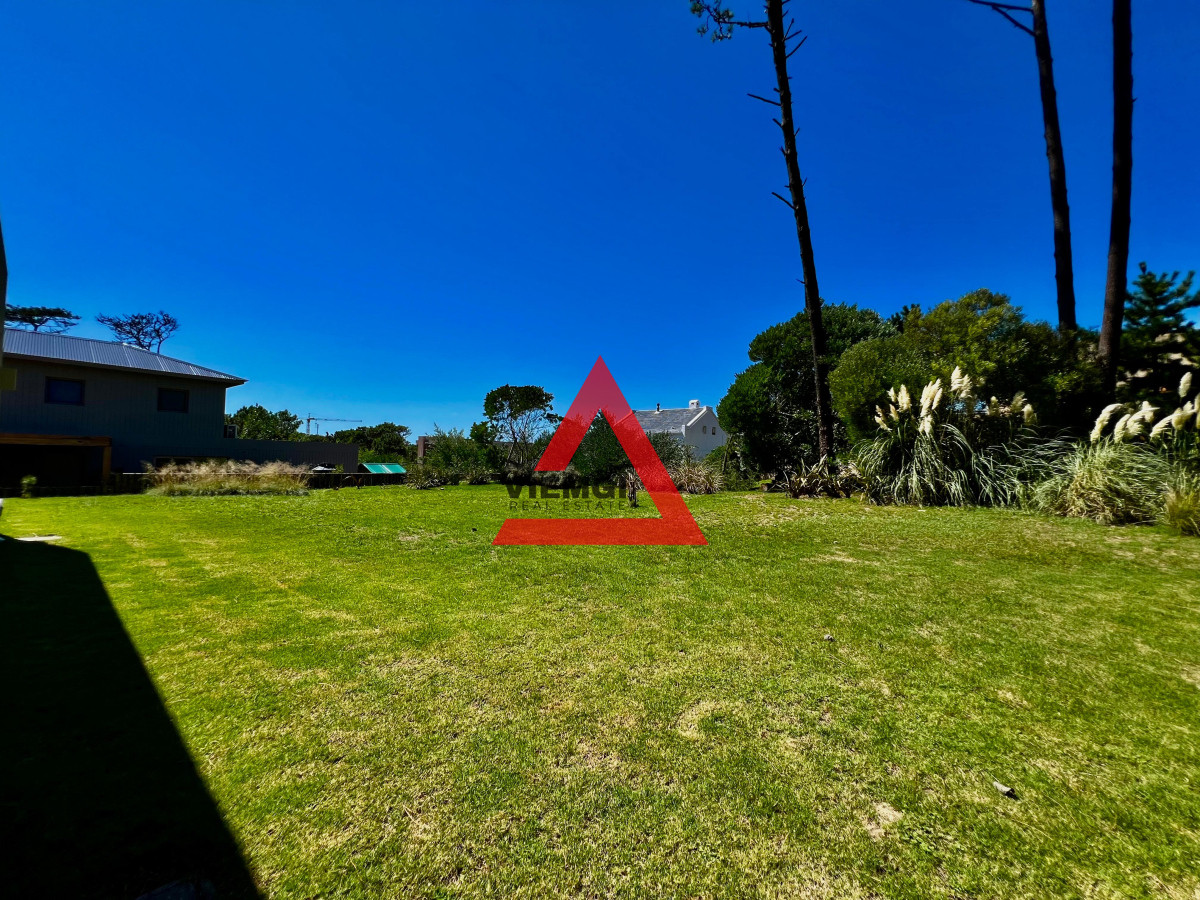 Casa ID.34 - Casa 4 Dormitorios en Barrio privado Laguna Blanca - Punta del Este