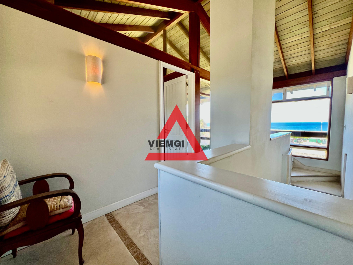 Casa ID.33 - Casa 4 Dormitorios en Barrio Privado Laguna Blanca – Punta del Este