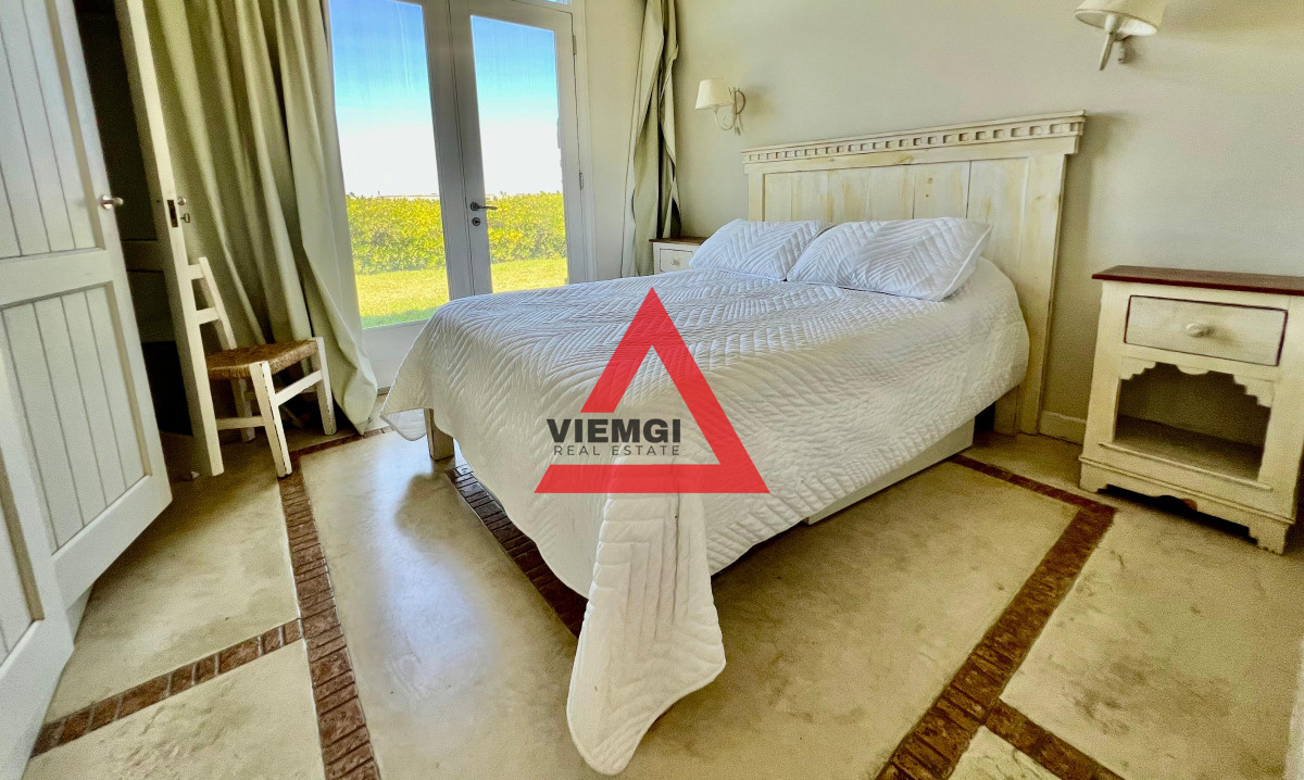 Casa ID.33 - Casa 4 Dormitorios en Barrio Privado Laguna Blanca – Punta del Este