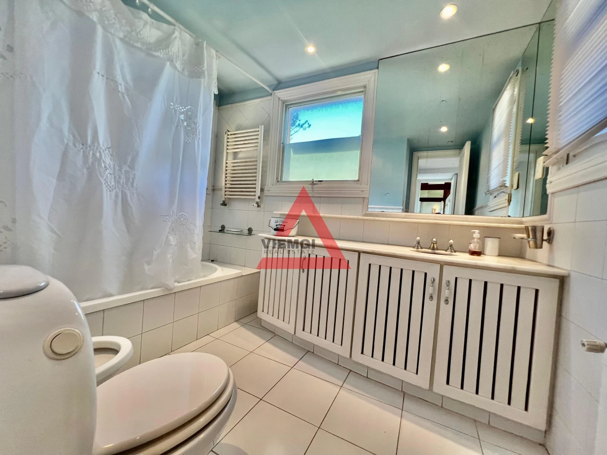 Casa ID.33 - Casa 4 Dormitorios en Barrio Privado Laguna Blanca - Punta del Este