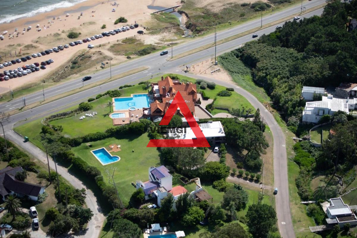 Casa ID.49 - Chalet frente al mar en Playa Mansa – 7 dormitorios, vista a Isla Gorriti