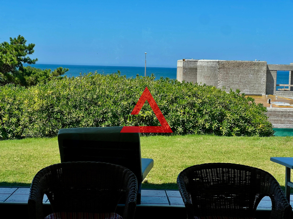 Casa ID.33 - Casa 4 Dormitorios en Barrio Privado Laguna Blanca – Punta del Este