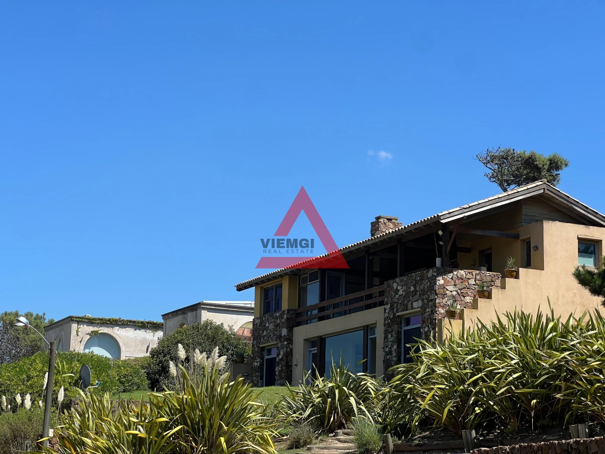 Casa ID.33 - Casa 4 Dormitorios en Barrio Privado Laguna Blanca - Punta del Este