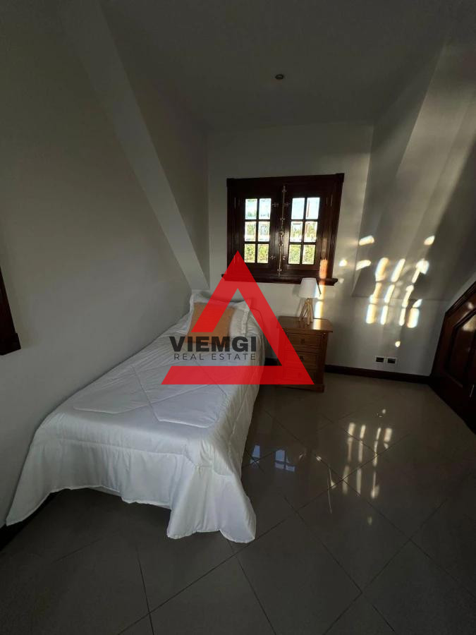 Casa ID.49 - Chalet frente al mar en Playa Mansa – 7 dormitorios, vista a Isla Gorriti