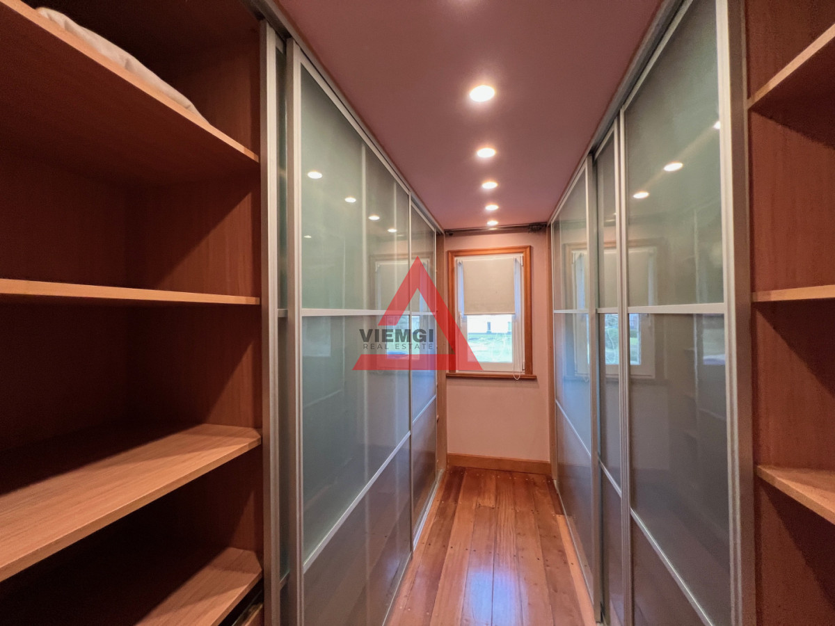 Casa ID.225 - Casa 6 dormitorios  Frente al mar Playa Mansa Punta del Este 