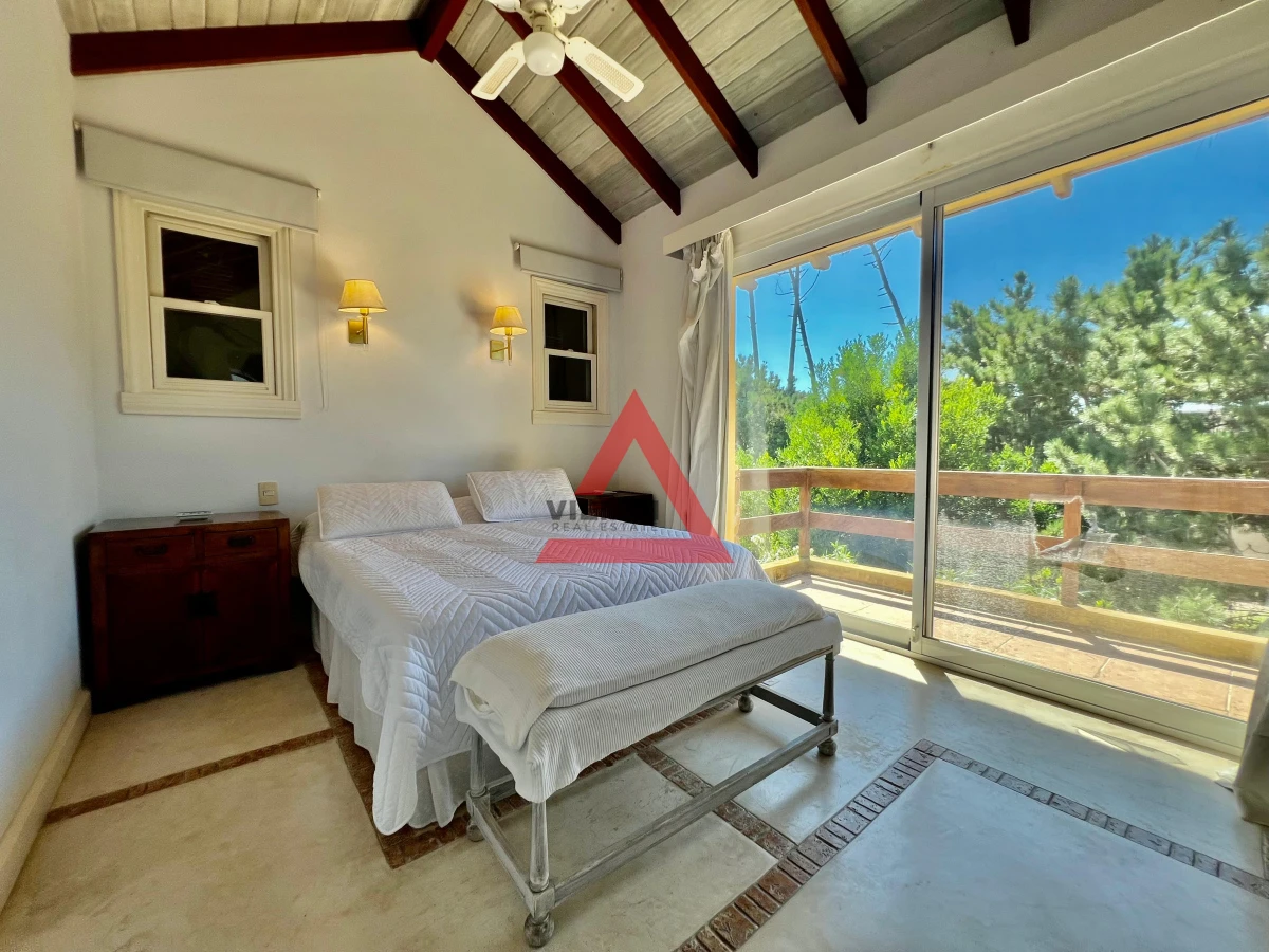 Casa ID.33 - Casa 4 Dormitorios en Barrio Privado Laguna Blanca - Punta del Este