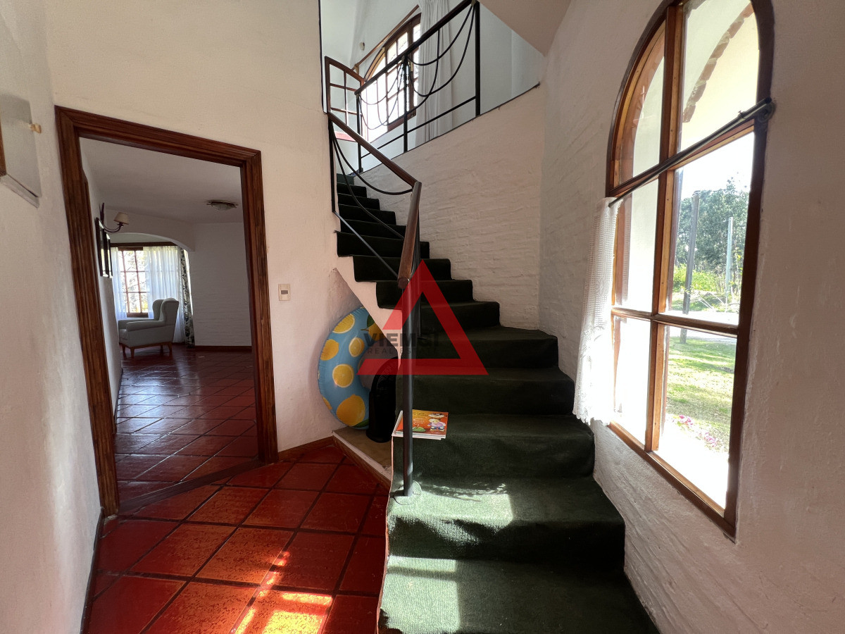 Casa ID.196 - Casa 3 dormitorios en Venta con piscina y jardín en Barrio Marly, Punta del Este