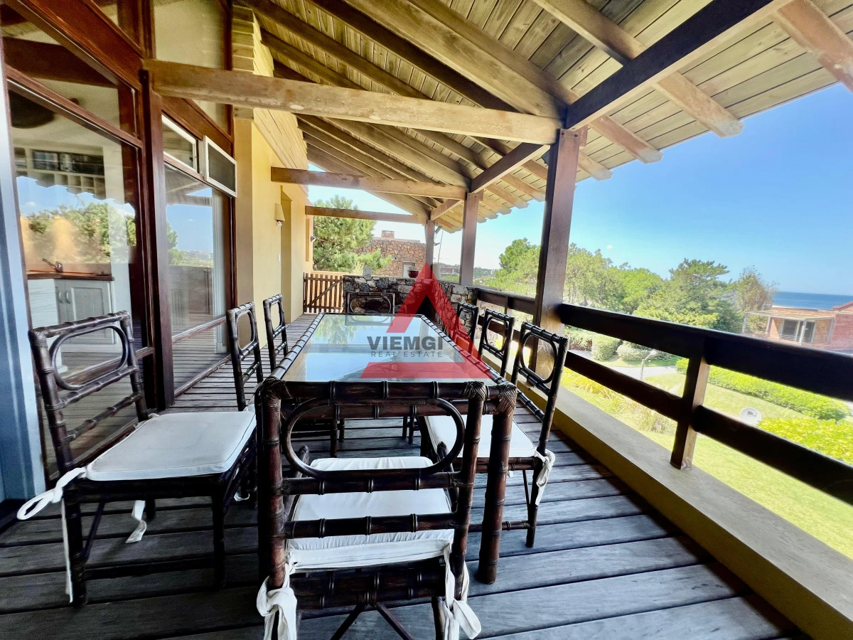 Casa ID.33 - Casa 4 Dormitorios en Barrio Privado Laguna Blanca - Punta del Este