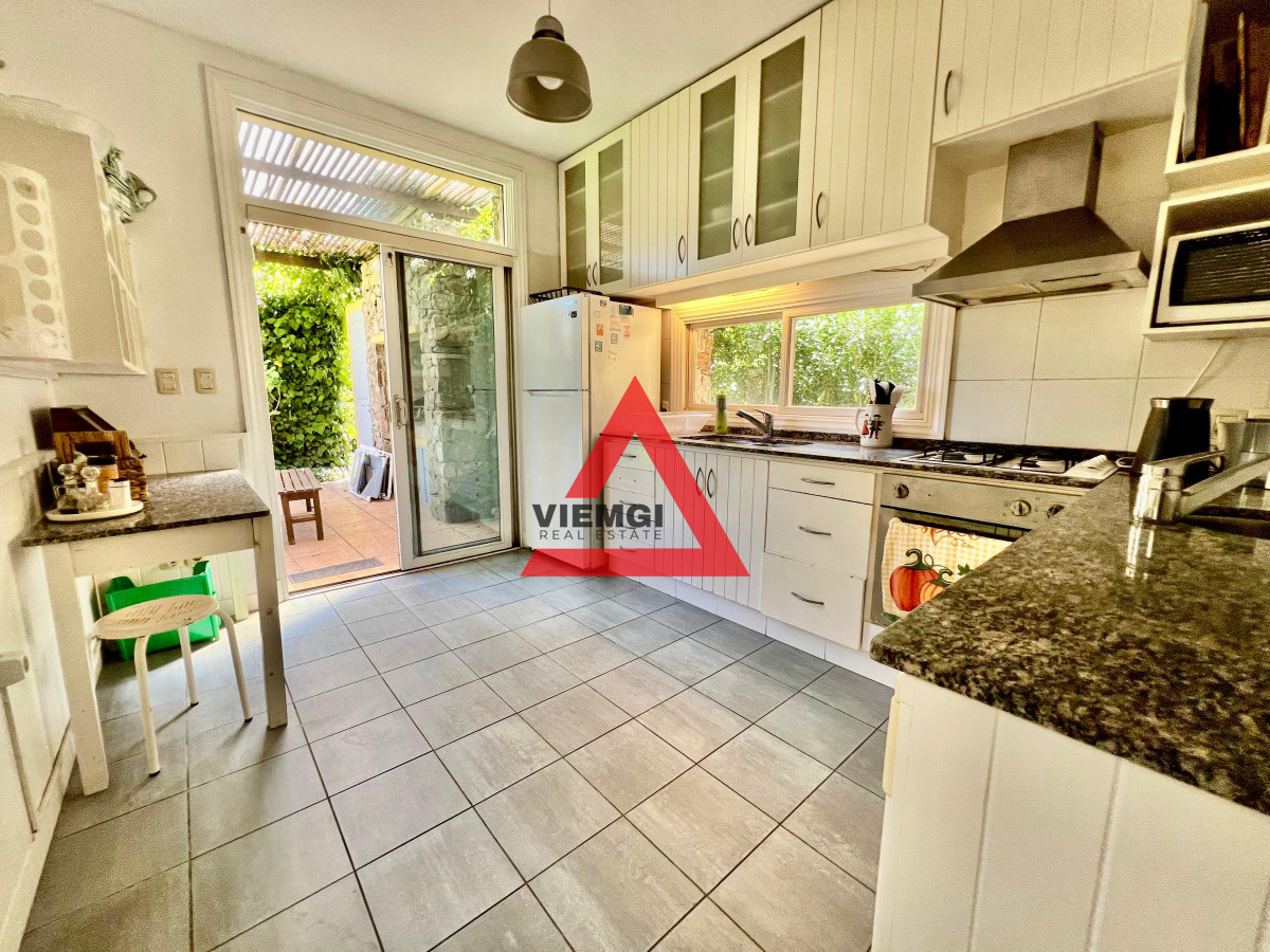 Casa ID.33 - Casa 4 Dormitorios en Barrio Privado Laguna Blanca – Punta del Este