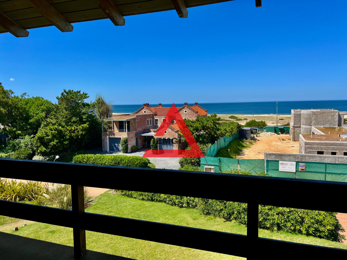 Casa ID.33 - Casa 4 Dormitorios en Barrio Privado Laguna Blanca – Punta del Este