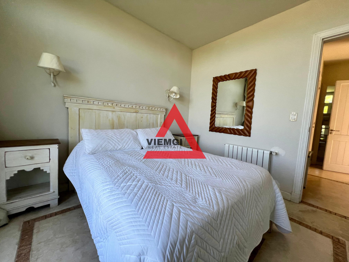 Casa ID.33 - Casa 4 Dormitorios en Barrio Privado Laguna Blanca – Punta del Este