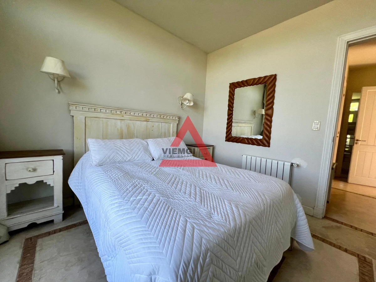 Casa ID.33 - Casa 4 Dormitorios en Barrio Privado Laguna Blanca - Punta del Este