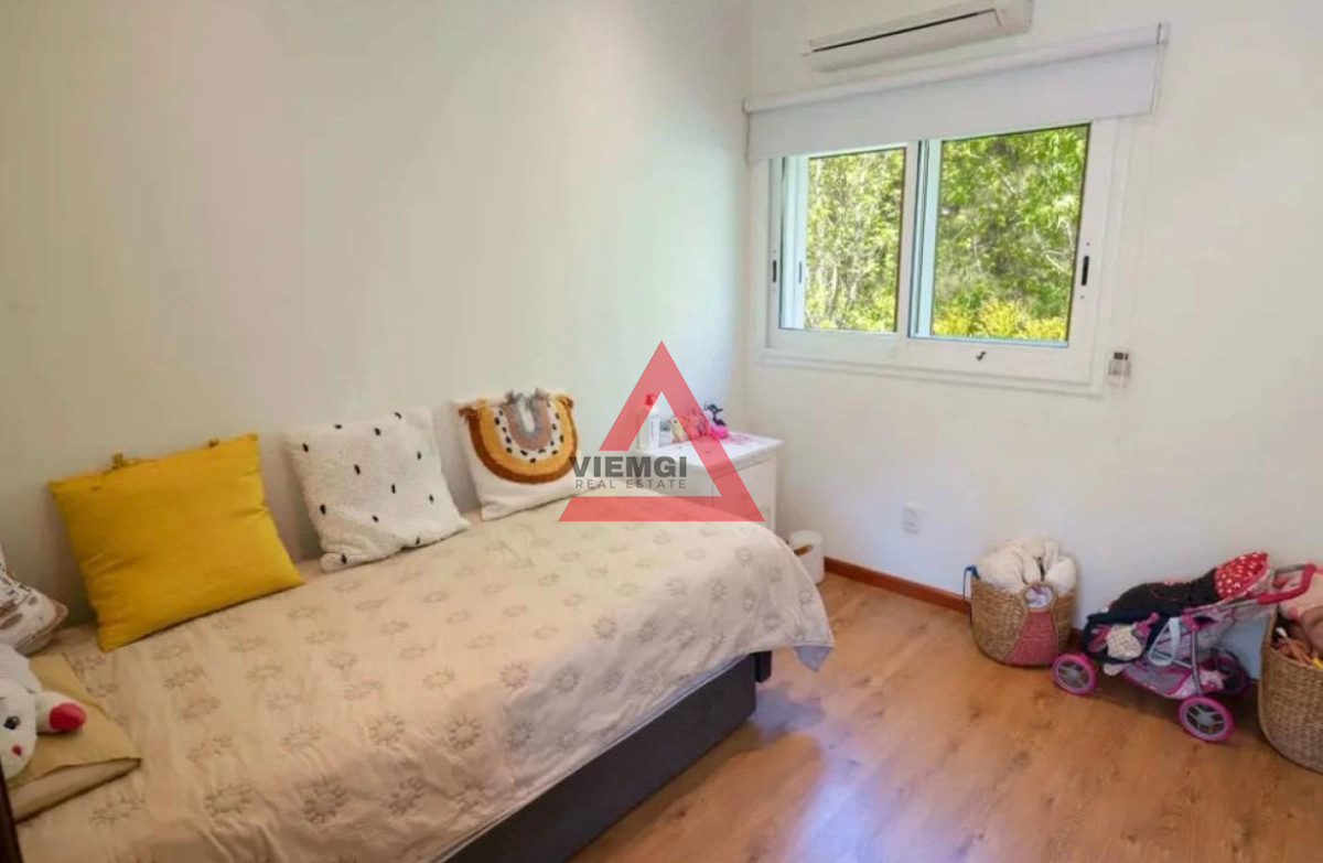 Casa ID.280 - Venta Casa en Barrio La Residence 4 Dorm. con Piscina y Barbacoa