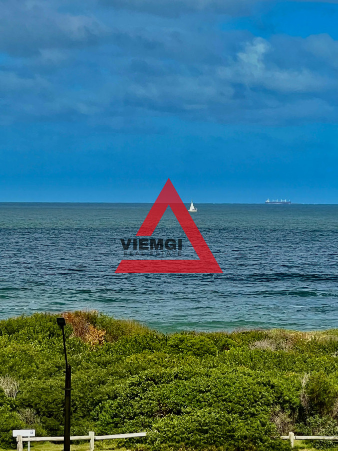 Apartamento ID.29 - Apartamento 3 dormitorios y servicio frente al mar – Playa Brava-Torre Lobos, Punta del Este