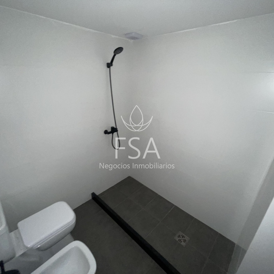 Apartamento ID.247 - Alquiler Apartamento 1 Dormitorio Balcón Al Frente Centro Montevideo St