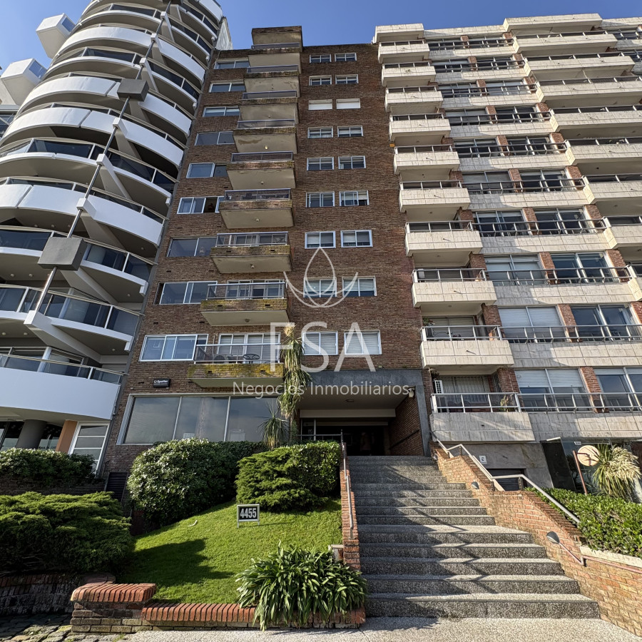 Apartamento ID.391 - Alquiler Apartamento 2 Dormitorios Vista al mar Malvín Montevideo Ev