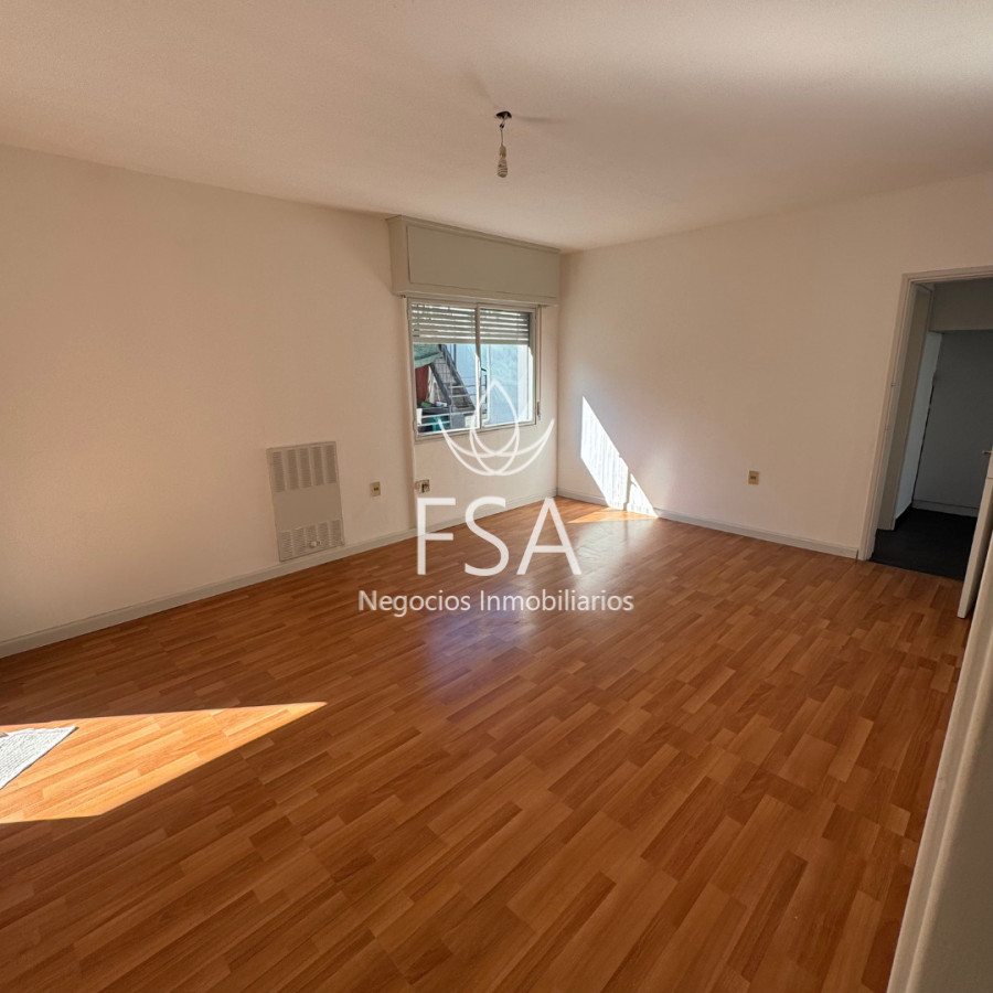 Apartamento ID.409 - Alquiler Apartamento 4 Dormitorios Malvin Sur Montevideo E