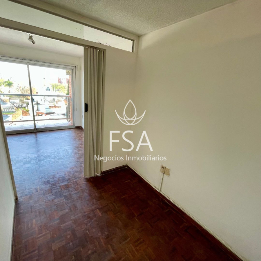 Apartamento ID.365 - Alquiler Apartamento Monoambiente con Divisiones Balcón Pocitos Montevideo St
