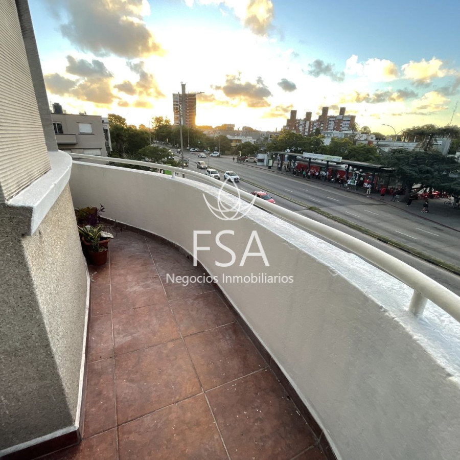 Apartamento ID.460 - Alquiler Apartamento 3 Dormitorios Balcón Prado Montevideo St