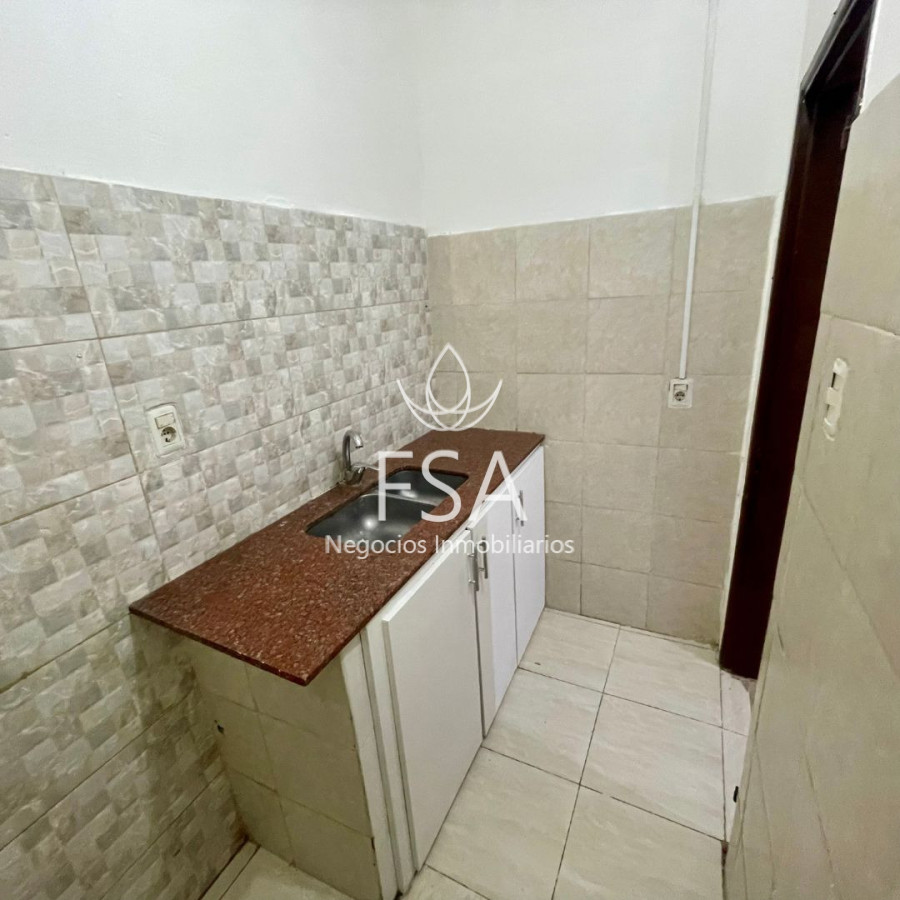 Apartamento ID.411 - Alquiler Apartamento 2 Dormitorios Patio Centro Montevideo St
