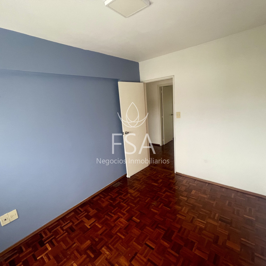 Apartamento ID.176 -  Alquiler Apartamento 3 Dormitorios Balcón al Frente Pocitos Montevideo St