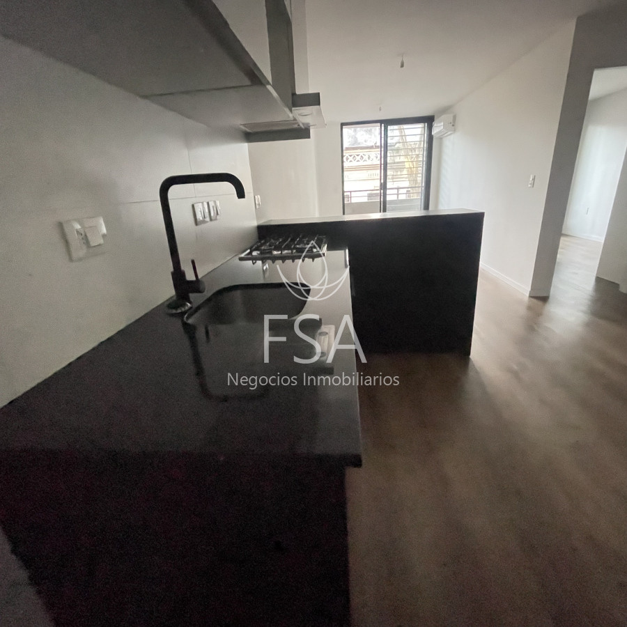 Apartamento ID.247 - Alquiler Apartamento 1 Dormitorio Balcón Al Frente Centro Montevideo St
