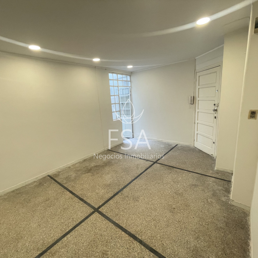 Apartamento ID.149 - Alquiler Apartamento 2 Dormitorios Patio Centro Montevideo St