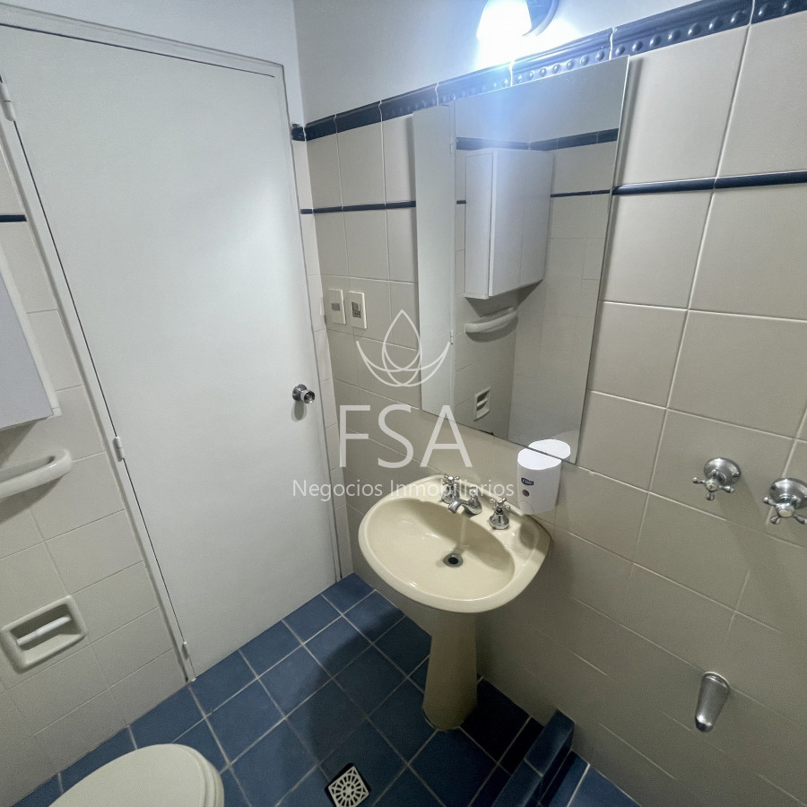 Apartamento ID.176 -  Alquiler Apartamento 3 Dormitorios Balcón al Frente Pocitos Montevideo St