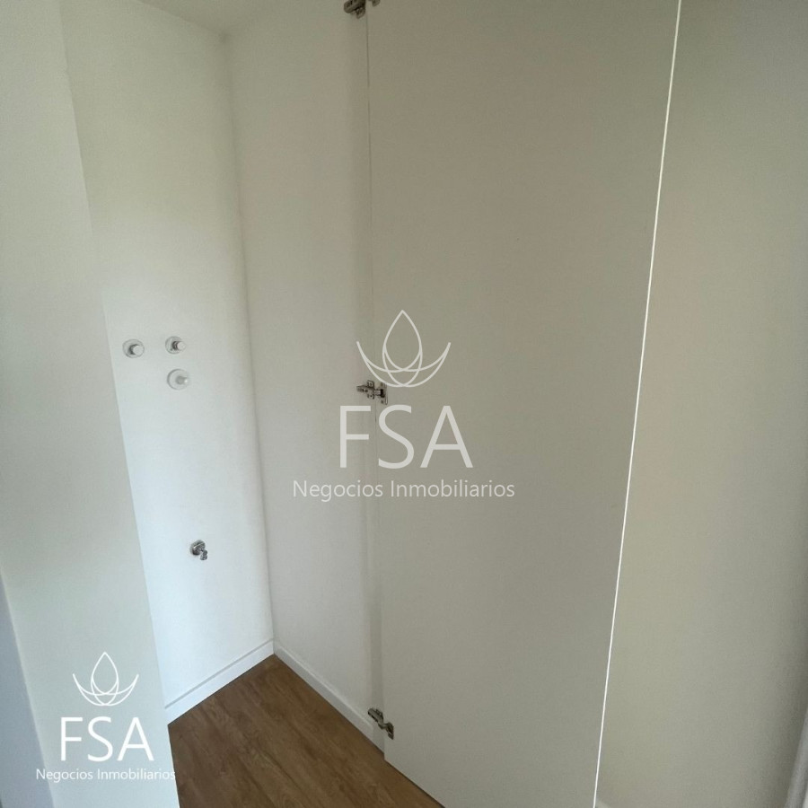 Apartamento ID.32 - Venta Apartamento 2 Dormitorios Con Renta Balcón Al Frente Tres Cruces Montevideo St