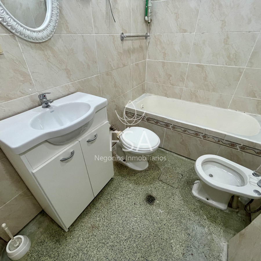 Apartamento ID.149 - Alquiler Apartamento 2 Dormitorios Patio Centro Montevideo St