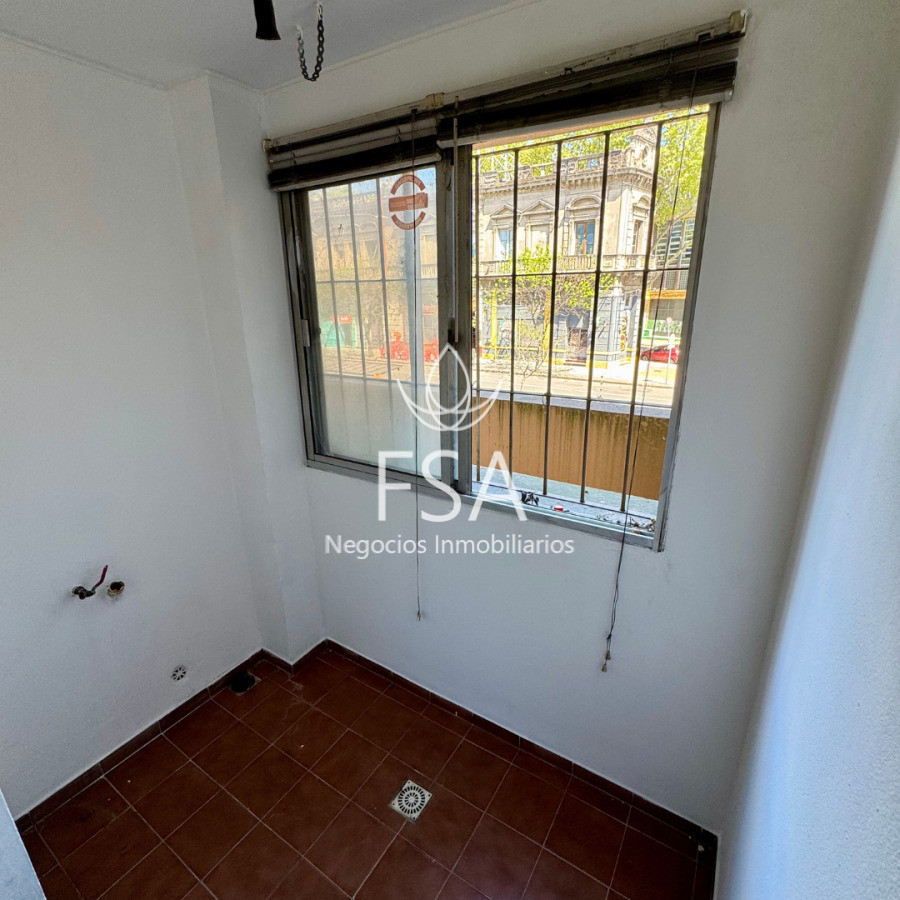 Apartamento ID.361 - Alquiler Apartamento 2 Dormitorios Balcón Garaje Aguada Montevideo E