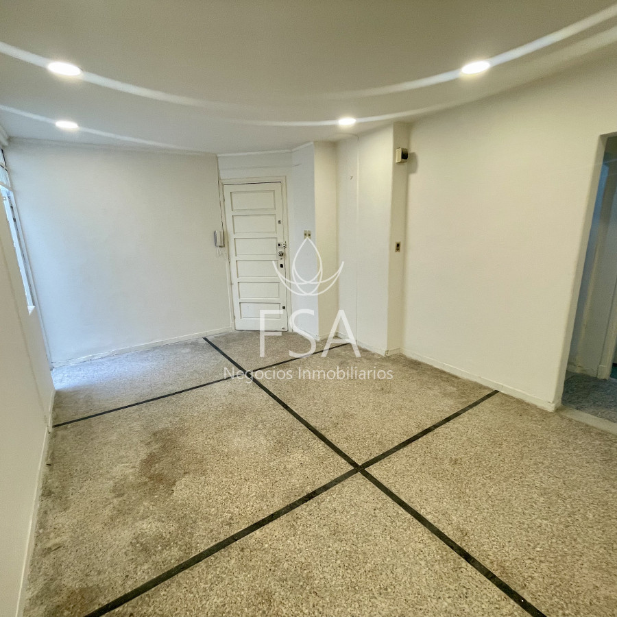 Apartamento ID.149 - Alquiler Apartamento 2 Dormitorios Patio Centro Montevideo St