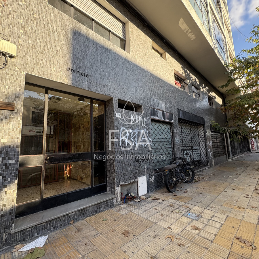 Apartamento ID.296 - Alquiler Apartamento 1 Dormitorio Patio Centro Montevideo Ev