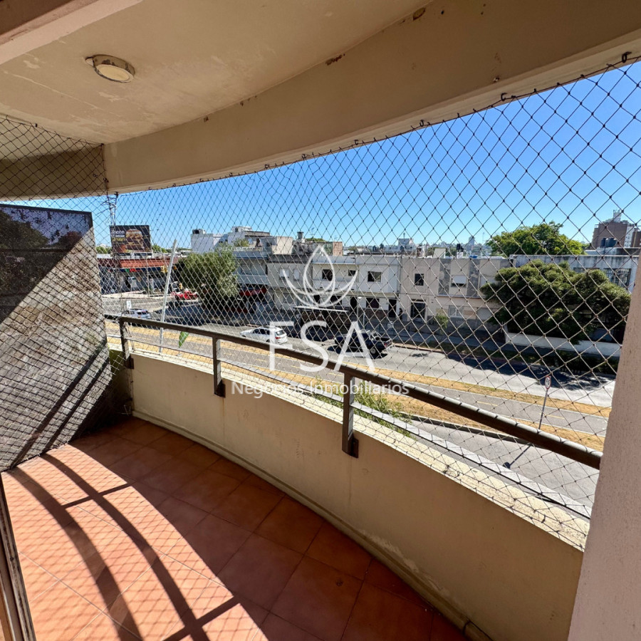 Apartamento ID.424 - Alquiler Apartamento 2 Dormitorios Garaje Parque Batlle Montevideo E