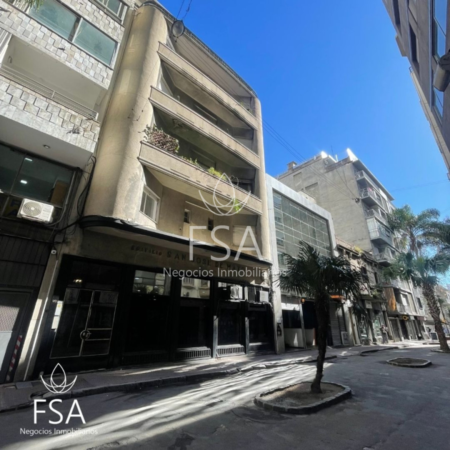 Apartamento ID.51 - Venta Apartamento 2 Dormitorios 2 Baños Balcón Centro Montevideo St