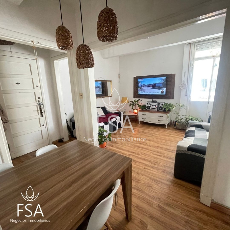 Apartamento ID.51 - Venta Apartamento 2 Dormitorios 2 Baños Balcón Centro Montevideo St