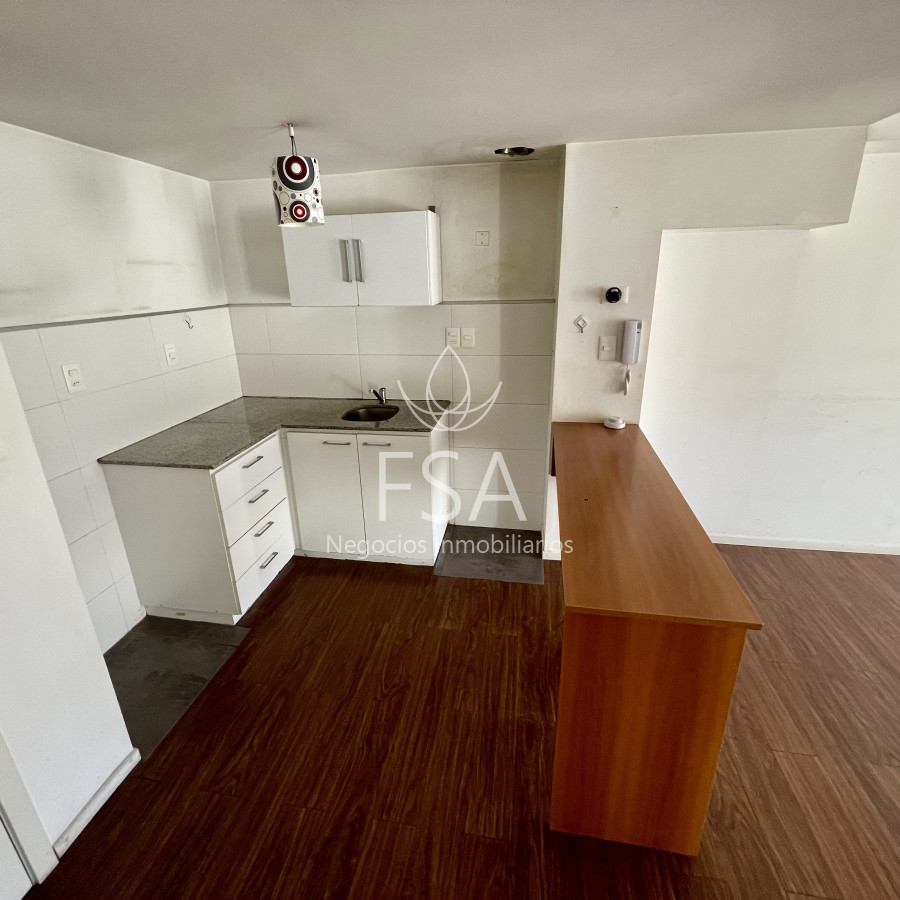 Apartamento ID.52 - Venta Apartamento 1 Dormitorio Balcón Centro Montevideo St