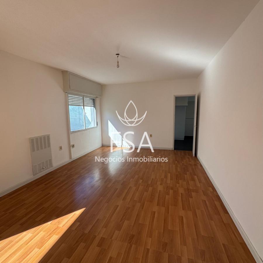 Apartamento ID.409 - Alquiler Apartamento 4 Dormitorios Malvin Sur Montevideo E