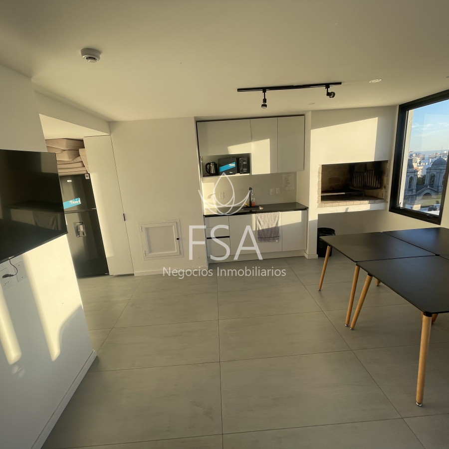 Apartamento ID.247 - Alquiler Apartamento 1 Dormitorio Balcón Al Frente Centro Montevideo St